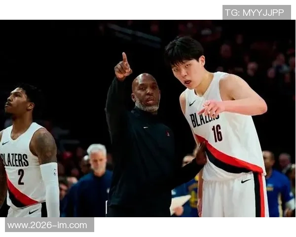 比卢普斯耐心指导杨瀚森学习与成长并重的篮球之路